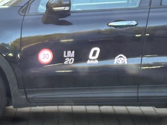 Mercedes-Benz GLE350 de 13 of 16