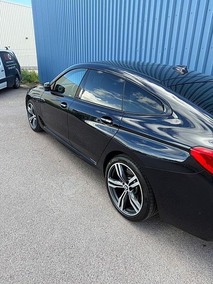 BMW 640i 2 of 11