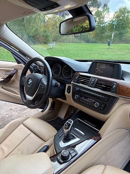 BMW 328i 10 of 15