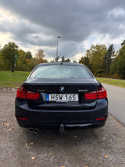 BMW 328i 2 of 15
