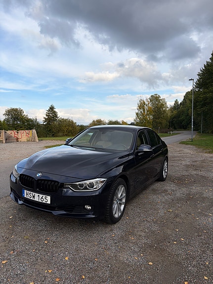 BMW 328i 3 of 15
