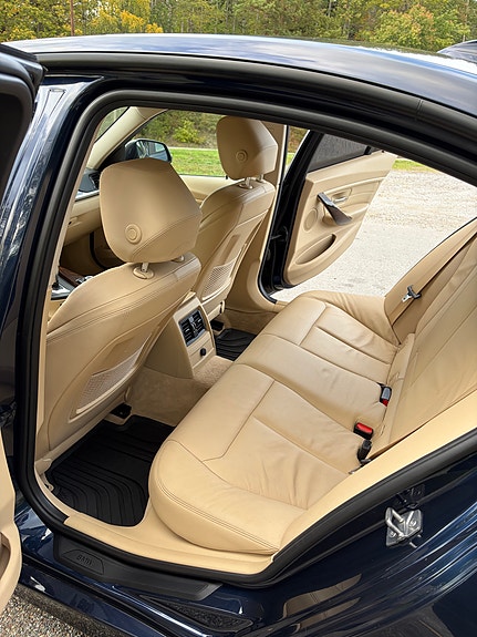 BMW 328i 13 of 15