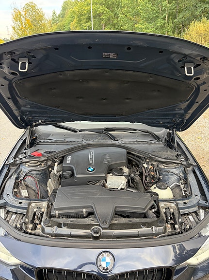 BMW 328i 14 of 15