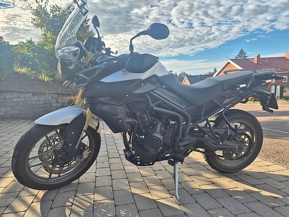 Triumph TIGER 800 2 of 9