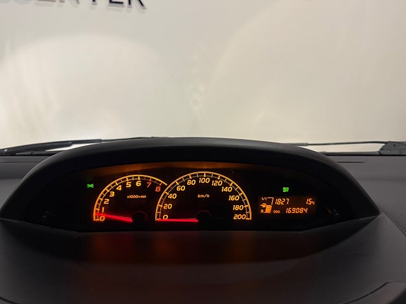 Toyota Yaris 17 of 23