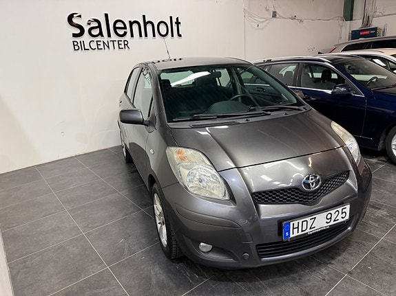 Toyota Yaris 4 of 23