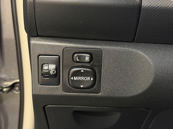 Toyota Yaris 20 of 23