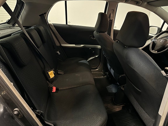 Toyota Yaris 22 of 23