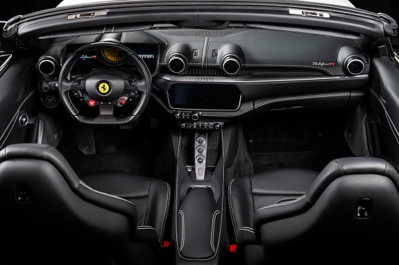 Ferrari Portofino M 21 of 30