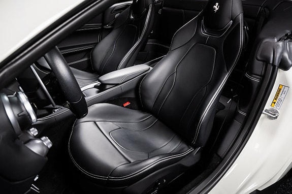 Ferrari Portofino M 18 of 30