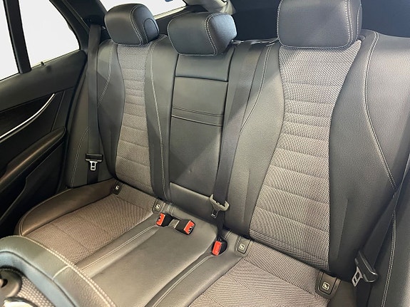 Mercedes-Benz E200 d 13 of 15