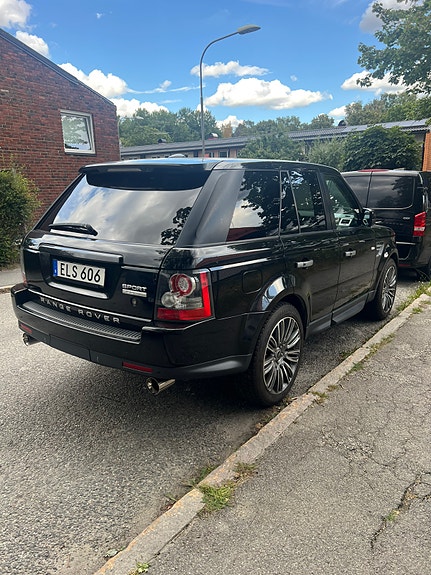 Land Rover Range Rover Sport 3 of 5