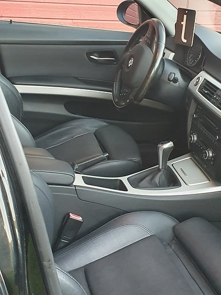 BMW 325i 6 of 9