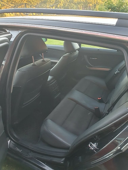 BMW 325i 8 of 9