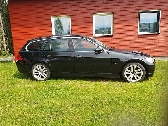 BMW 325i 3 of 9