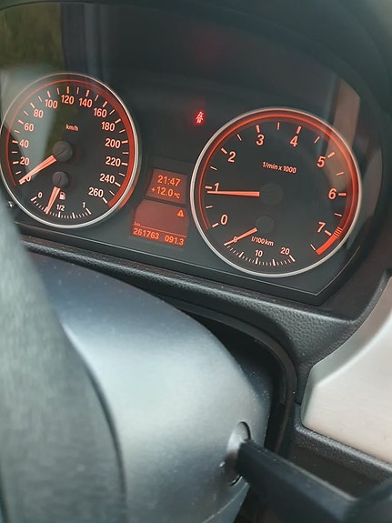 BMW 325i 7 of 9