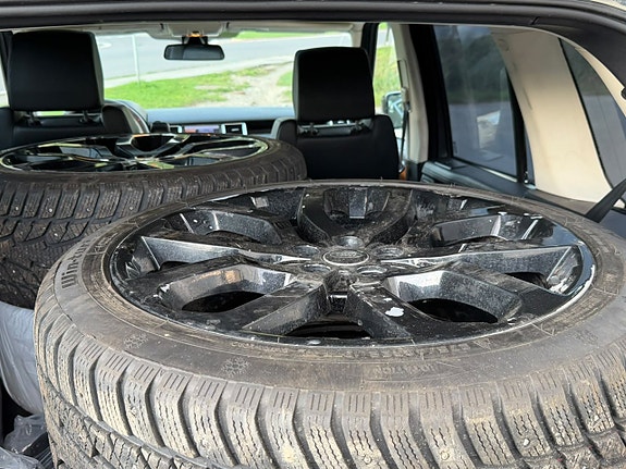 Land Rover Range Rover Sport 6 of 23