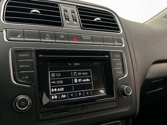 Volkswagen Polo 16 of 26