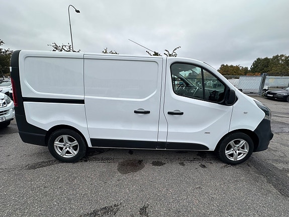 Opel Vivaro 3 of 11