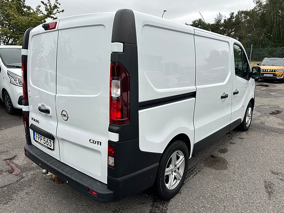 Opel Vivaro 4 of 11