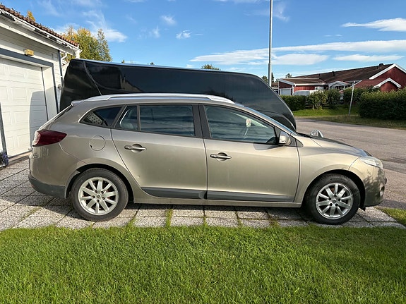 Renault Megane III 2 of 5