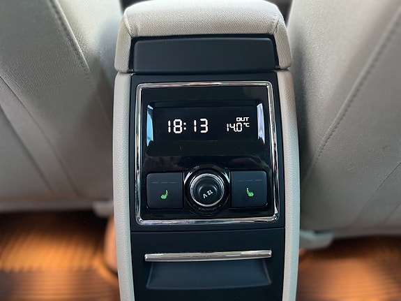 Skoda Superb 14 of 18