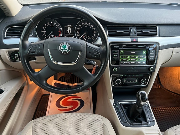 Skoda Superb 9 of 18