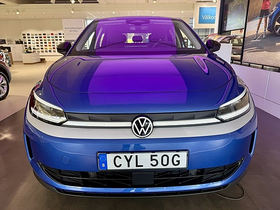 Volkswagen Polo 2 of 18