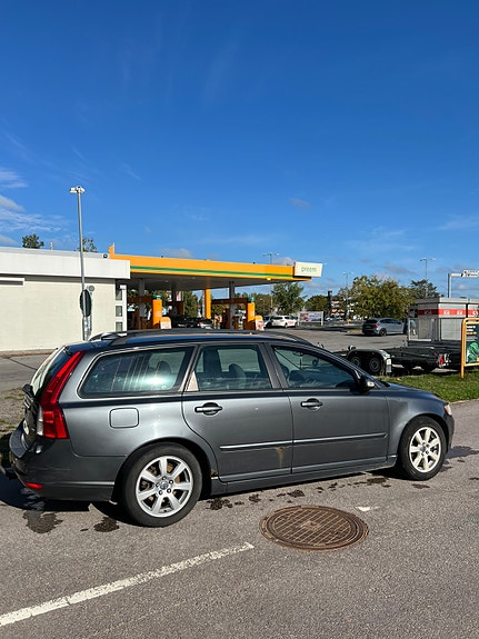 Volvo V50 3 of 8
