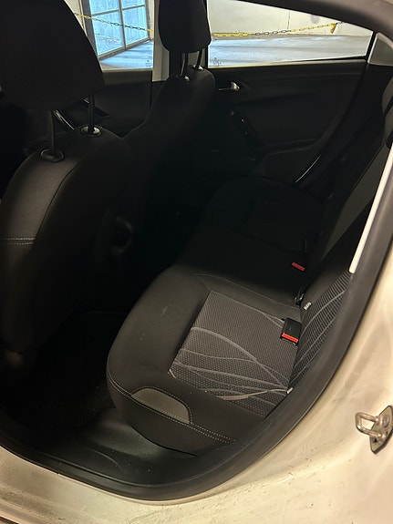 Peugeot 208 5 of 5