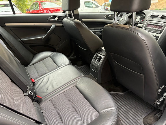 Skoda Octavia 8 of 13
