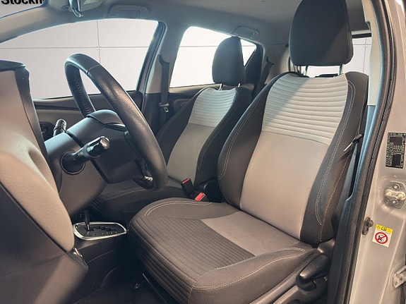 Toyota Yaris 11 of 25