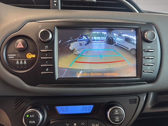 Toyota Yaris 23 of 25