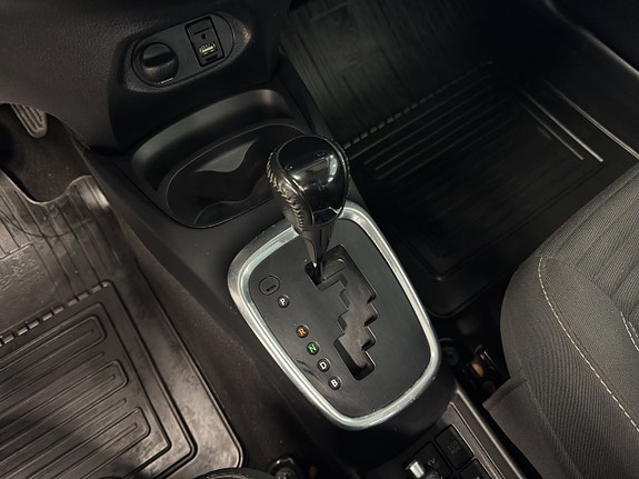Toyota Yaris 22 of 25