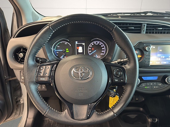 Toyota Yaris 17 of 25