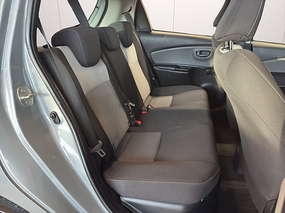 Toyota Yaris 16 of 25