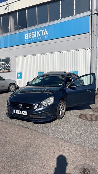 Volvo S60 3 of 13