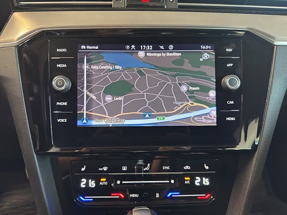 Volkswagen Passat 19 of 27