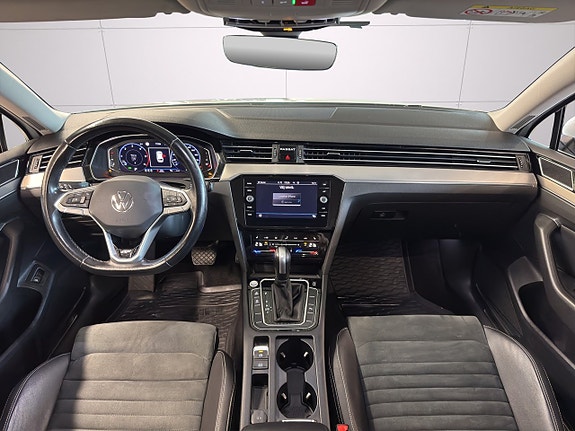Volkswagen Passat 11 of 27