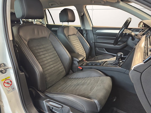 Volkswagen Passat 12 of 27