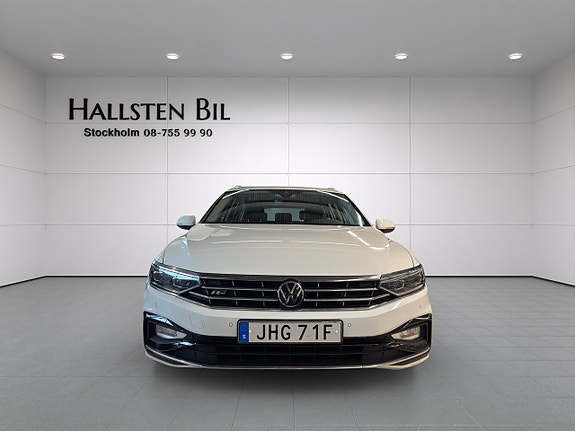 Volkswagen Passat 3 of 27