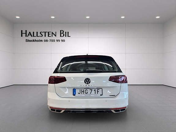 Volkswagen Passat 6 of 27