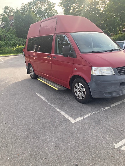 Volkswagen Caravelle 3 of 7