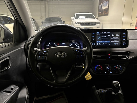 Hyundai i10 12 of 21