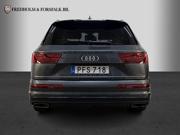 Audi Q7 4 of 30