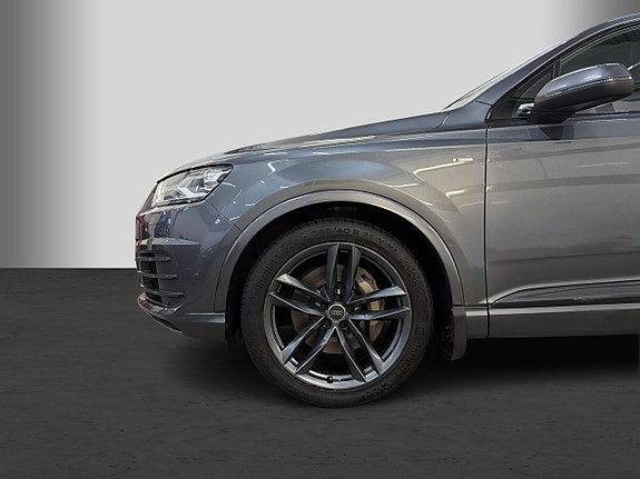 Audi Q7 30 of 30