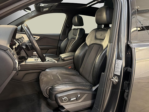 Audi Q7 9 of 30