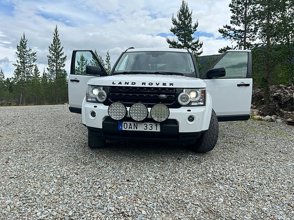 Land Rover Discovery 4 2 of 6