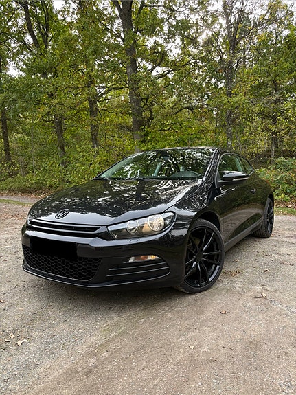 Volkswagen Scirocco 2 of 8