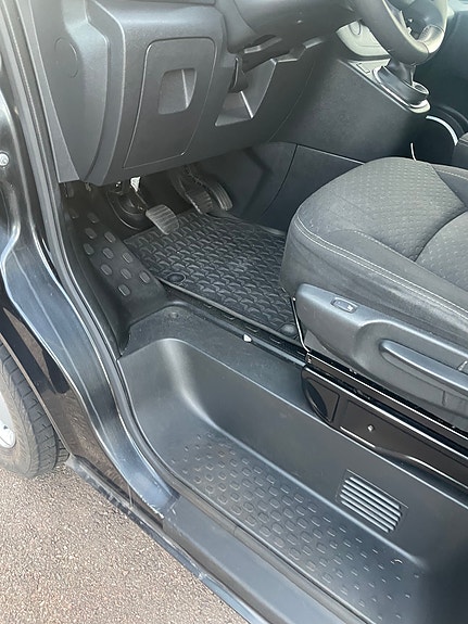 Opel Vivaro 3 of 4